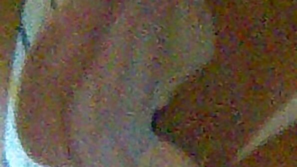 ਫਿੱਟ ਸਰੀਰ ਅਤੇ ਉਸ ਦੇ slutty bimbo ਸਕੱਤਰ 'ਤੇ ਵੱਡੇ ਜਾਅਲੀ tits