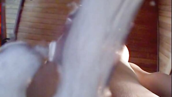pigtails ਦੇ ਨਾਲ cutie ਉਸ ਦੇ ਗਰਮ ਛੋਟੇ ਮੂੰਹ ਦੇ ਅੰਦਰ ਇੱਕ ਡਿਕ ਪ੍ਰਾਪਤ ਕਰ ਰਿਹਾ ਹੈ
